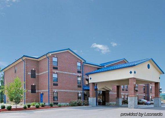 Quality Suites Jeffersonville Exterior photo